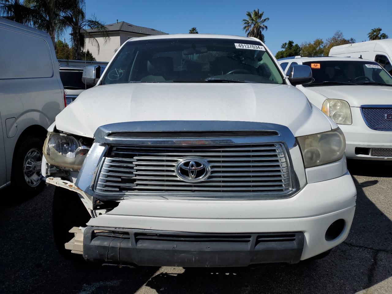 2011 TOYOTA TUNDRA