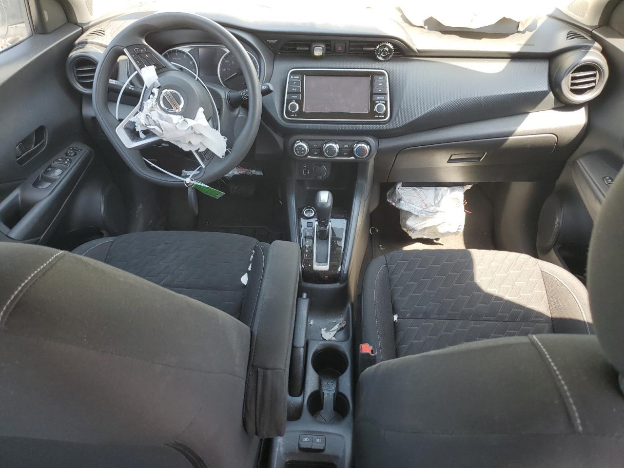 2021 NISSAN KICKS