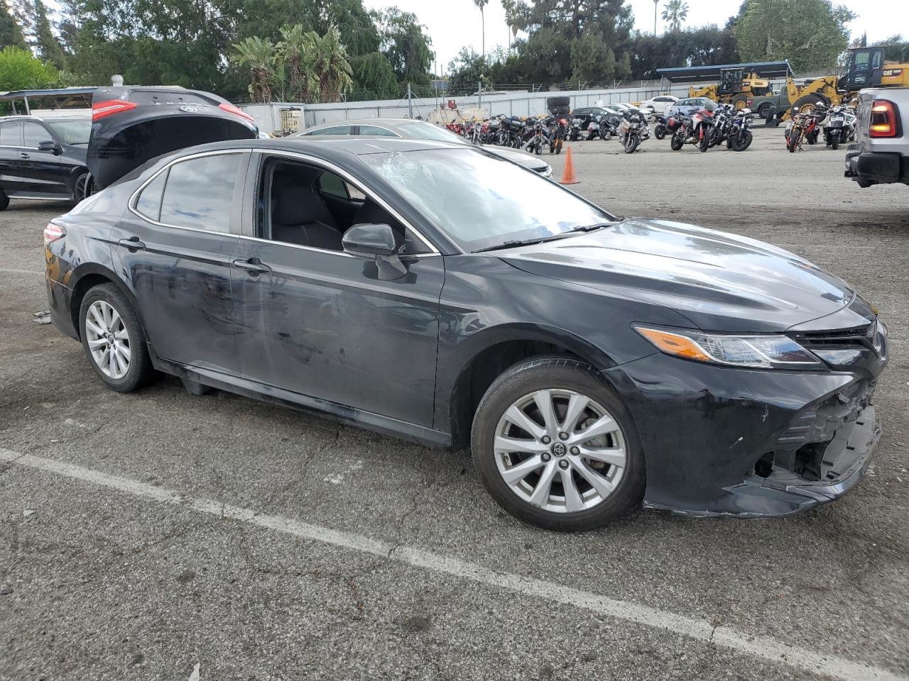 2018 TOYOTA CAMRY