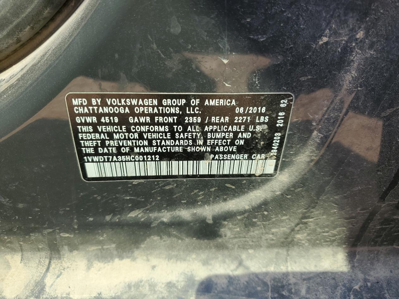 2017 VOLKSWAGEN Passat