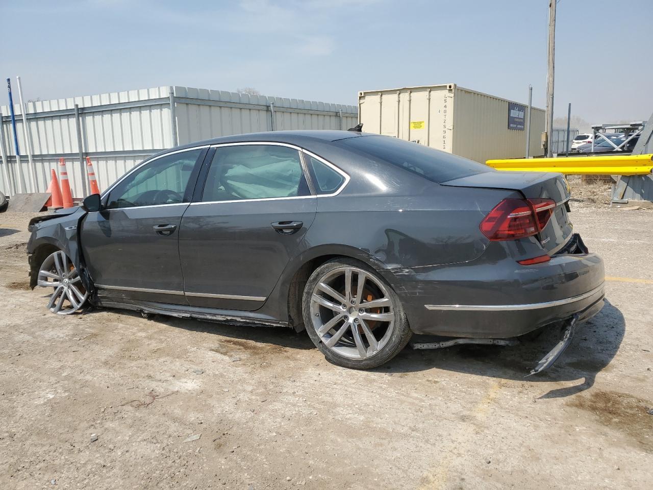2017 VOLKSWAGEN Passat