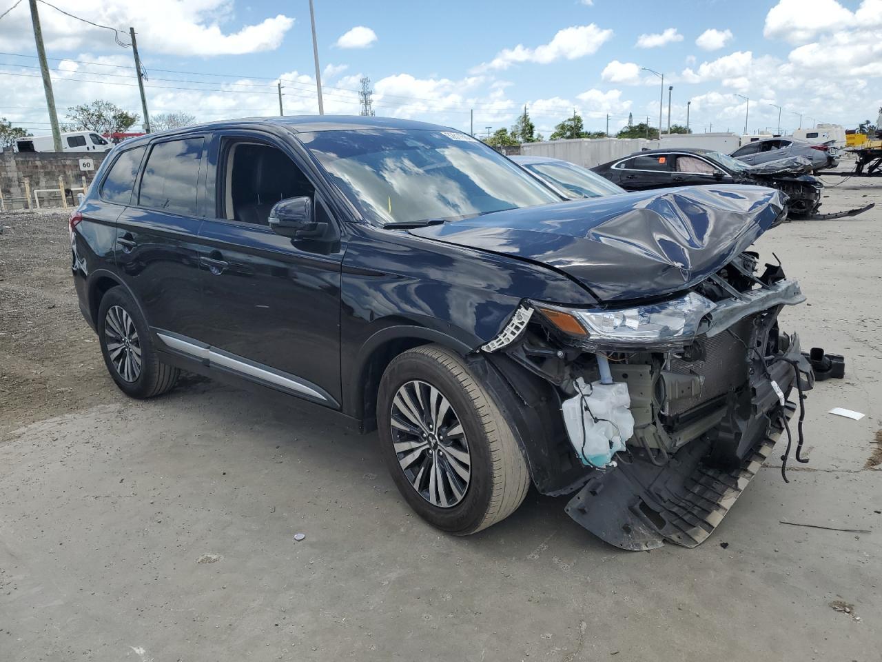 2020 MITSUBISHI outlander