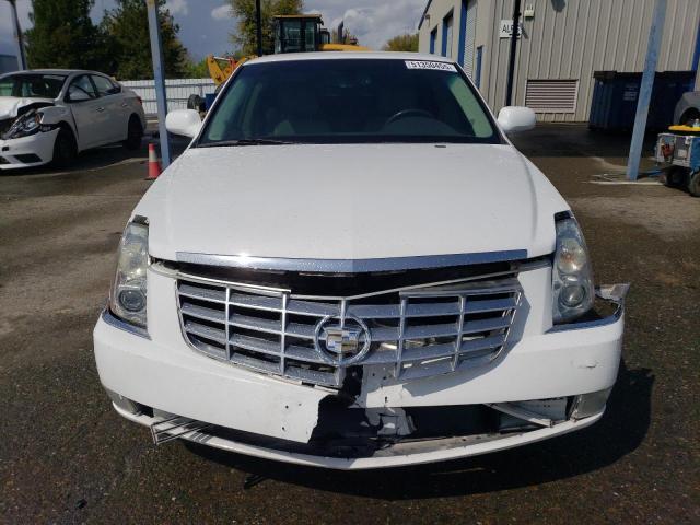 Cadillac DTS 2010 Base