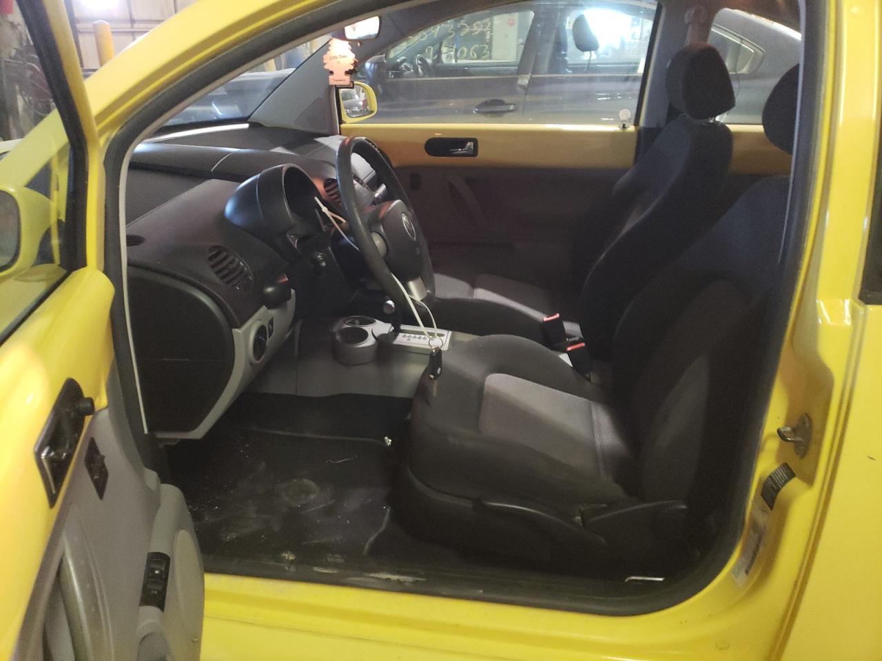 2004 VOLKSWAGEN Beetle
