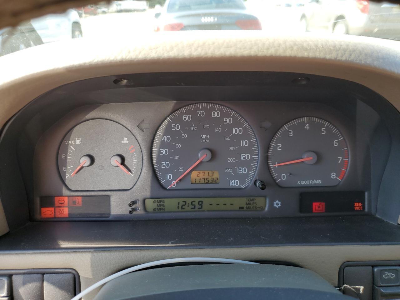 1999 VOLVO V70