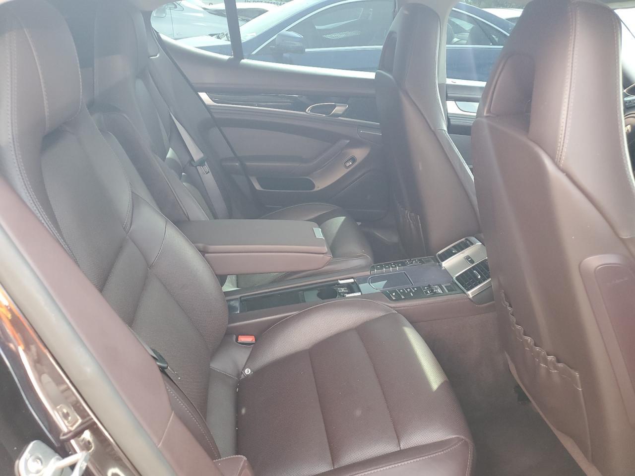 2015 PORSCHE Panamera