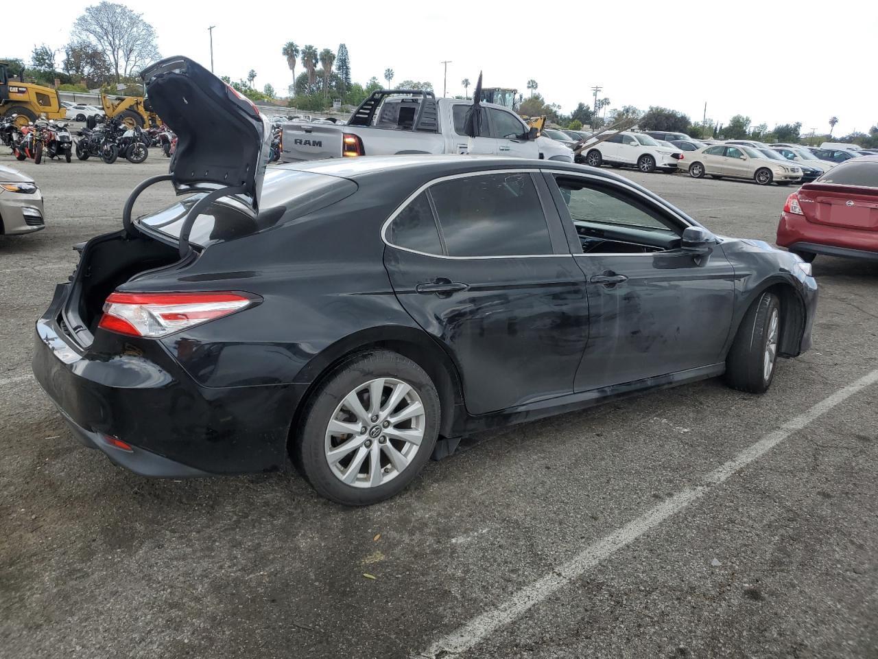 2018 TOYOTA CAMRY