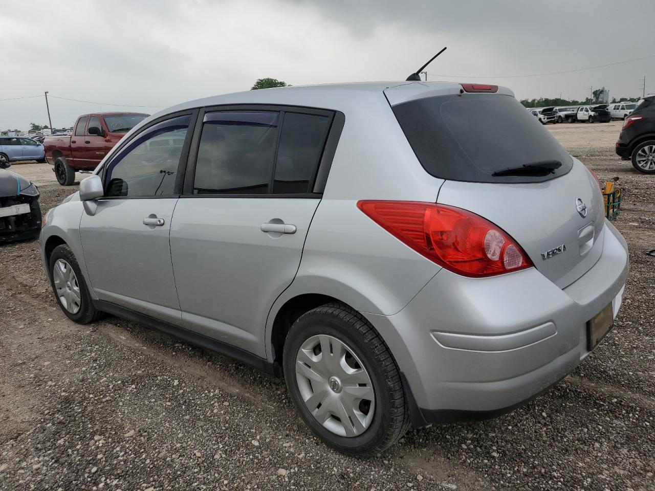 2010 NISSAN VERSA