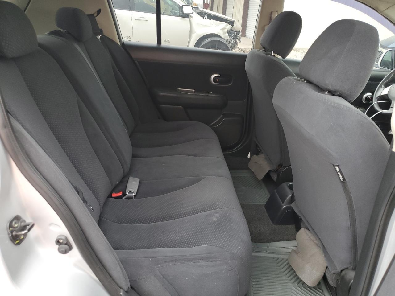 2010 NISSAN VERSA