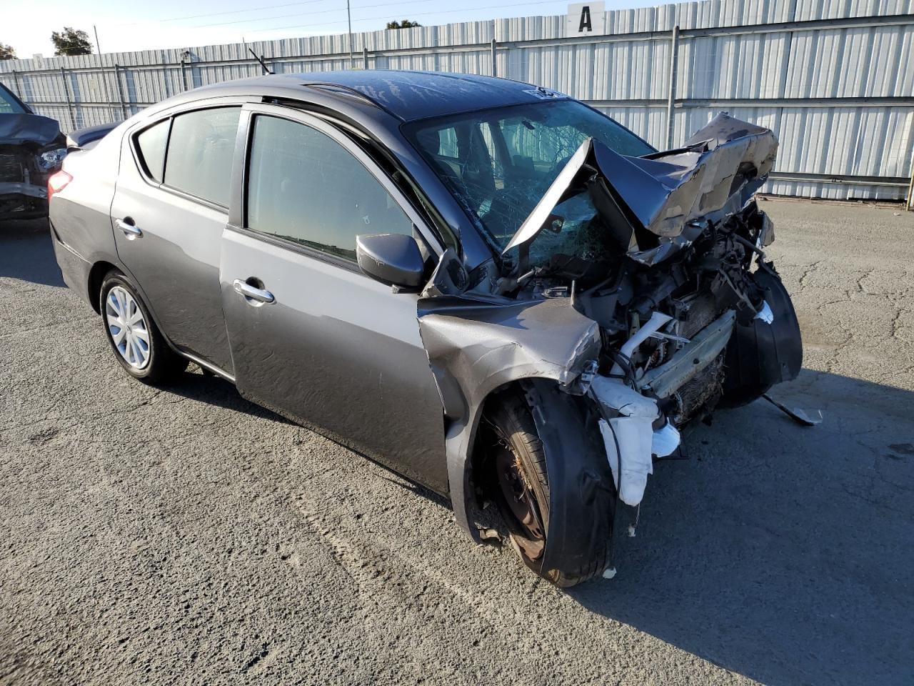 2019 NISSAN VERSA