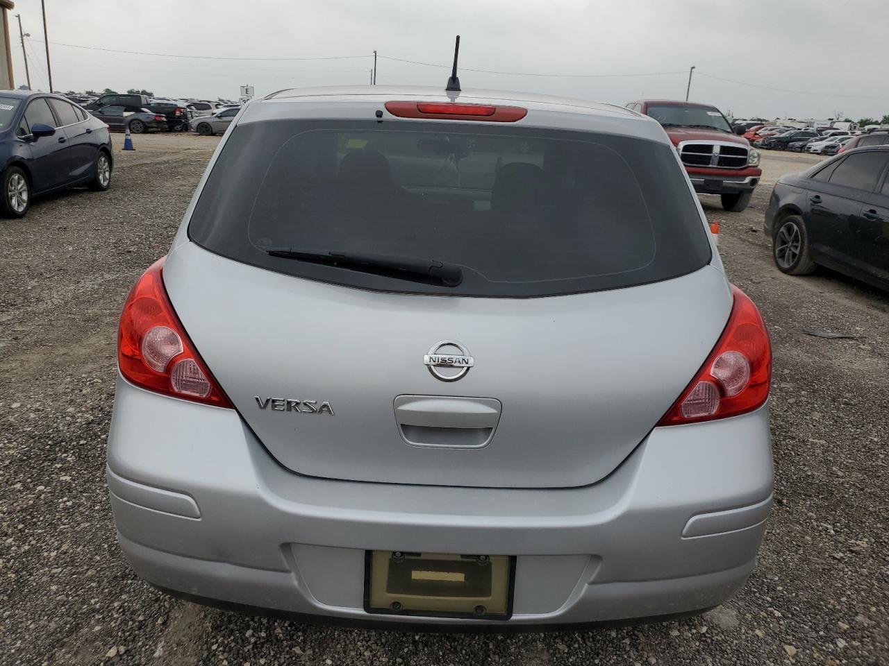 2010 NISSAN VERSA