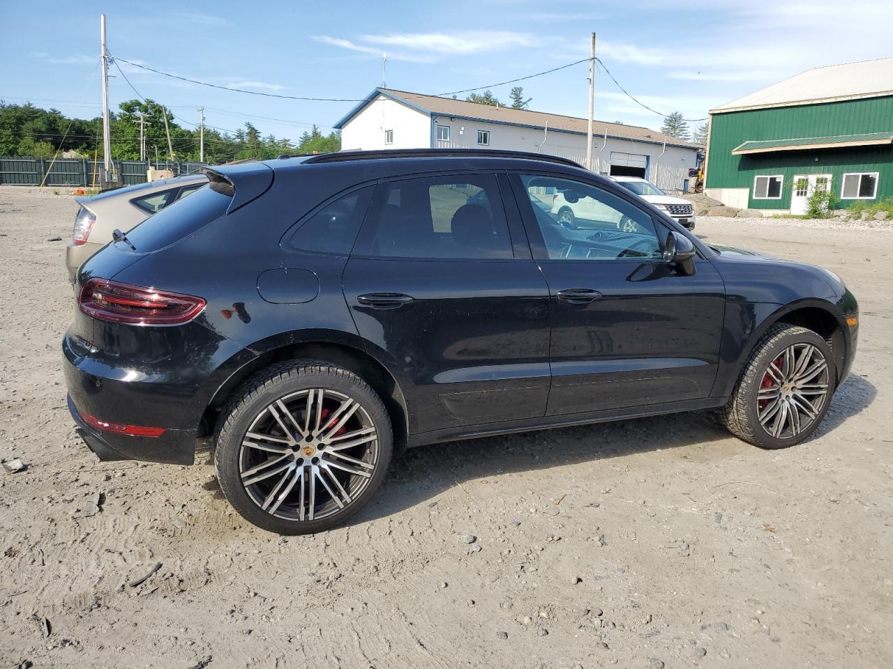 2017 PORSCHE Macan