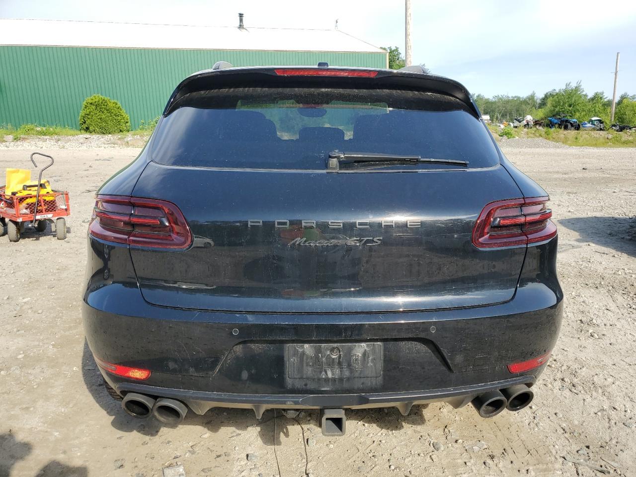 2017 PORSCHE Macan