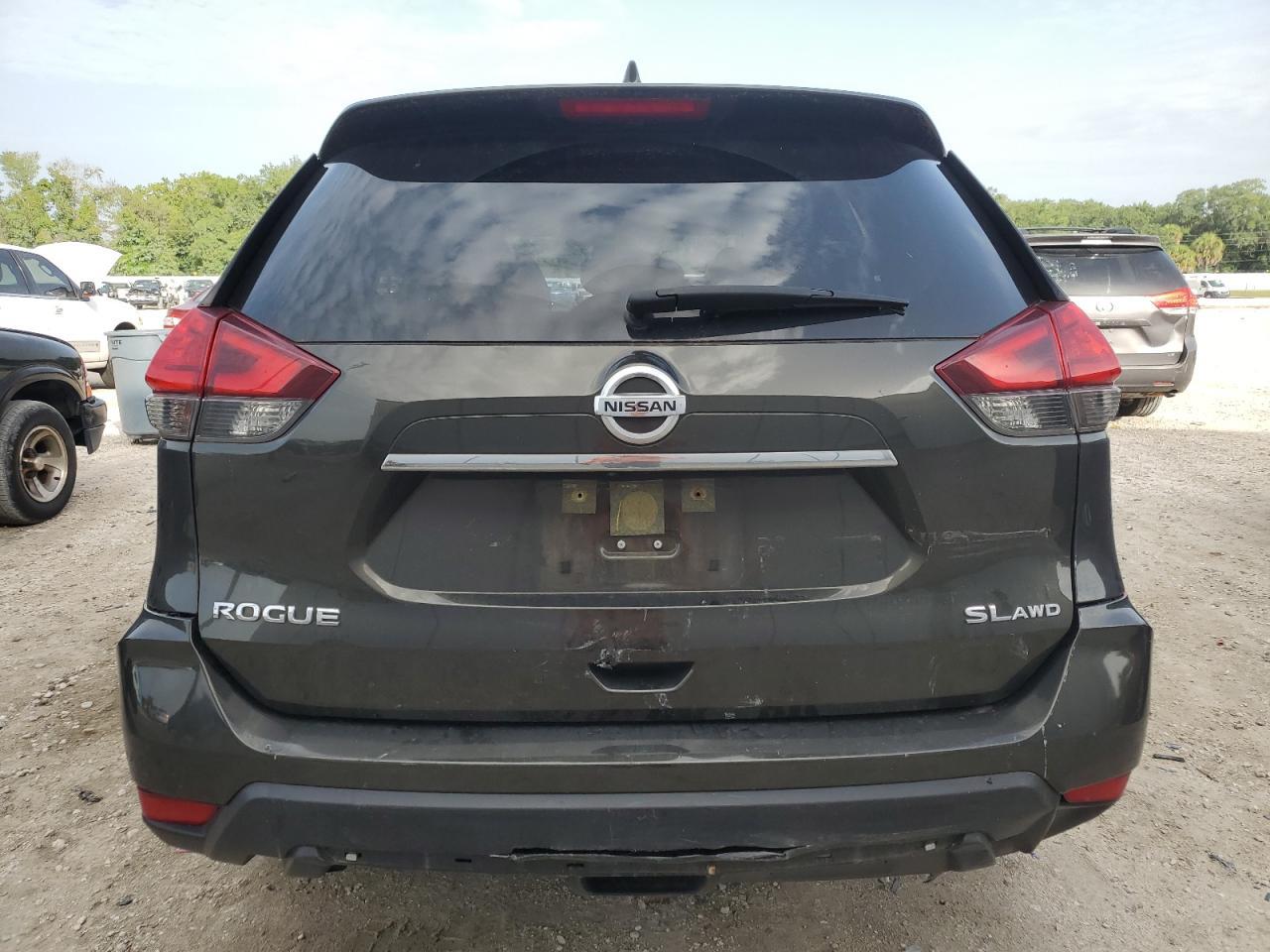 2017 NISSAN ROGUE