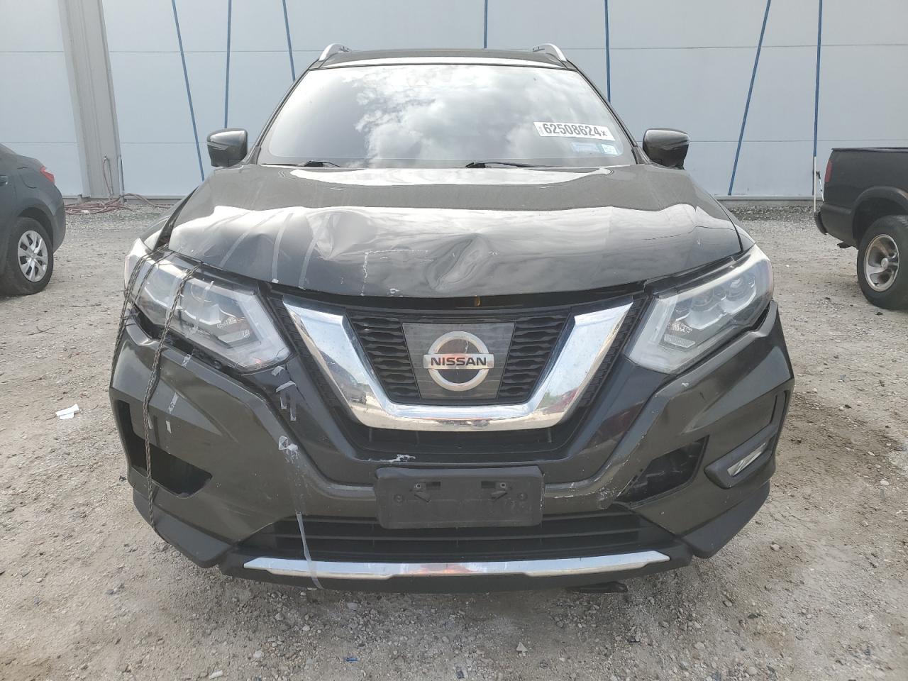 2017 NISSAN ROGUE