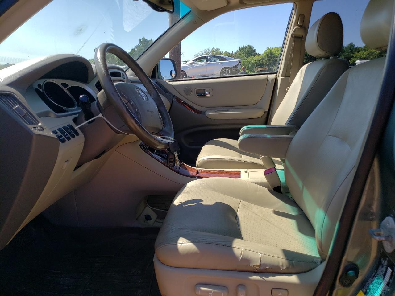 2004 TOYOTA HIGHLANDER