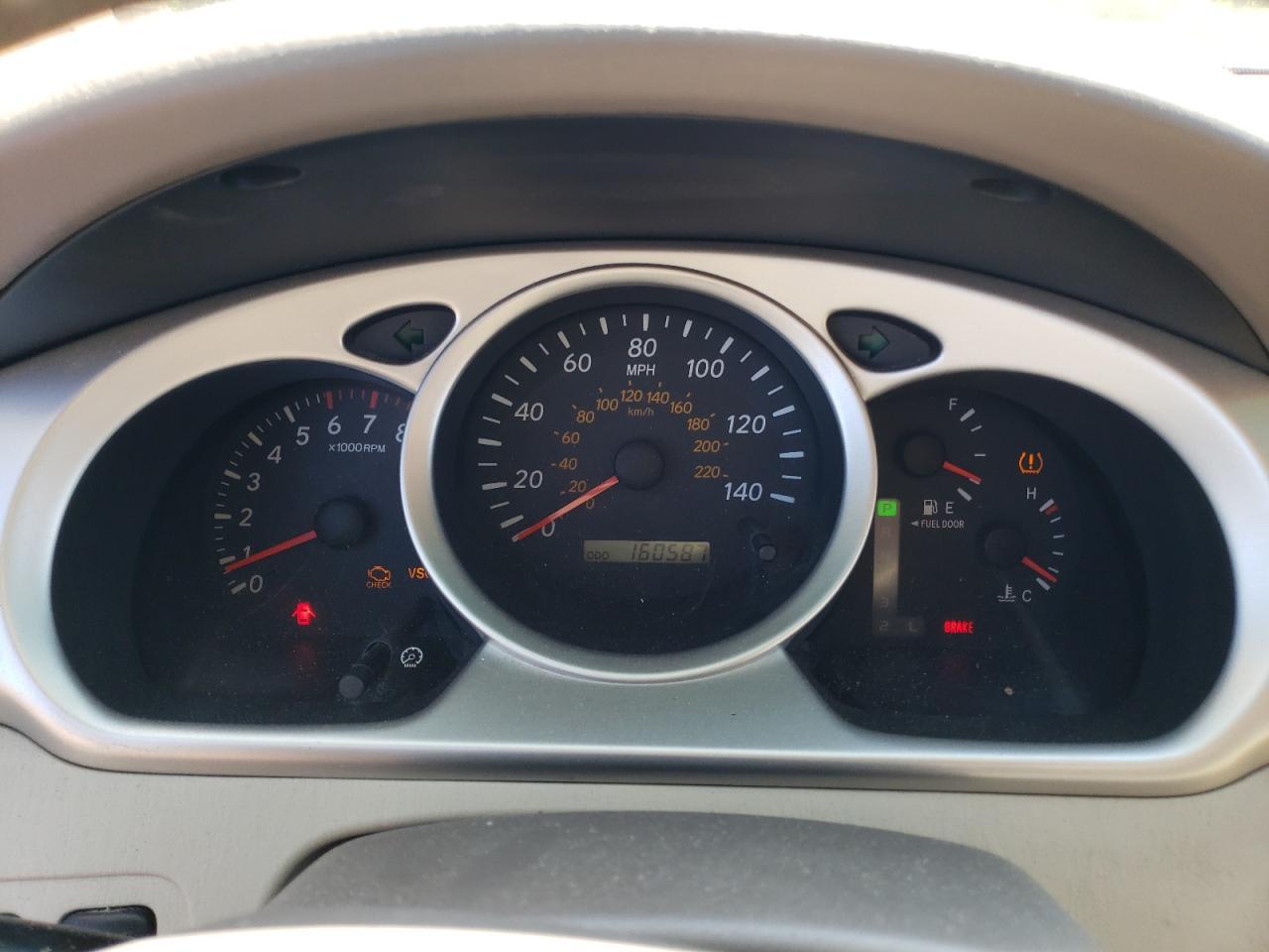 2004 TOYOTA HIGHLANDER