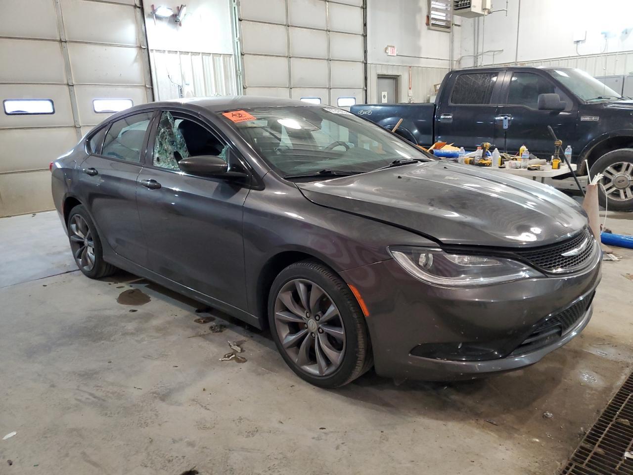 2016 CHRYSLER 200