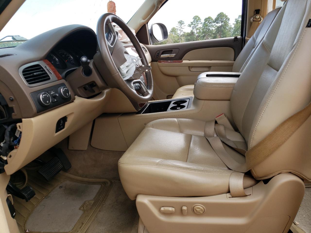 2013 CHEVROLET Suburban