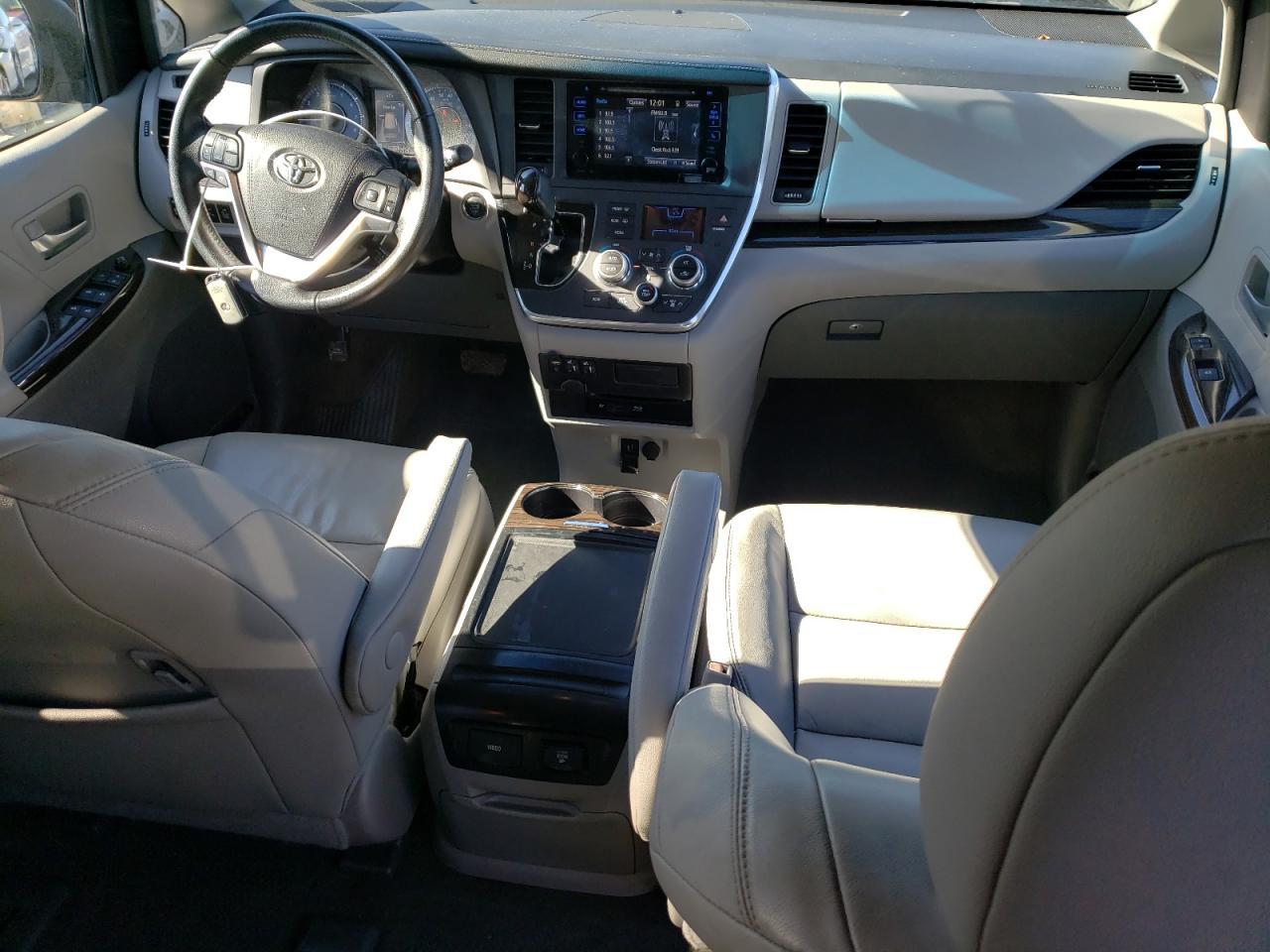 2015 TOYOTA SIENNA