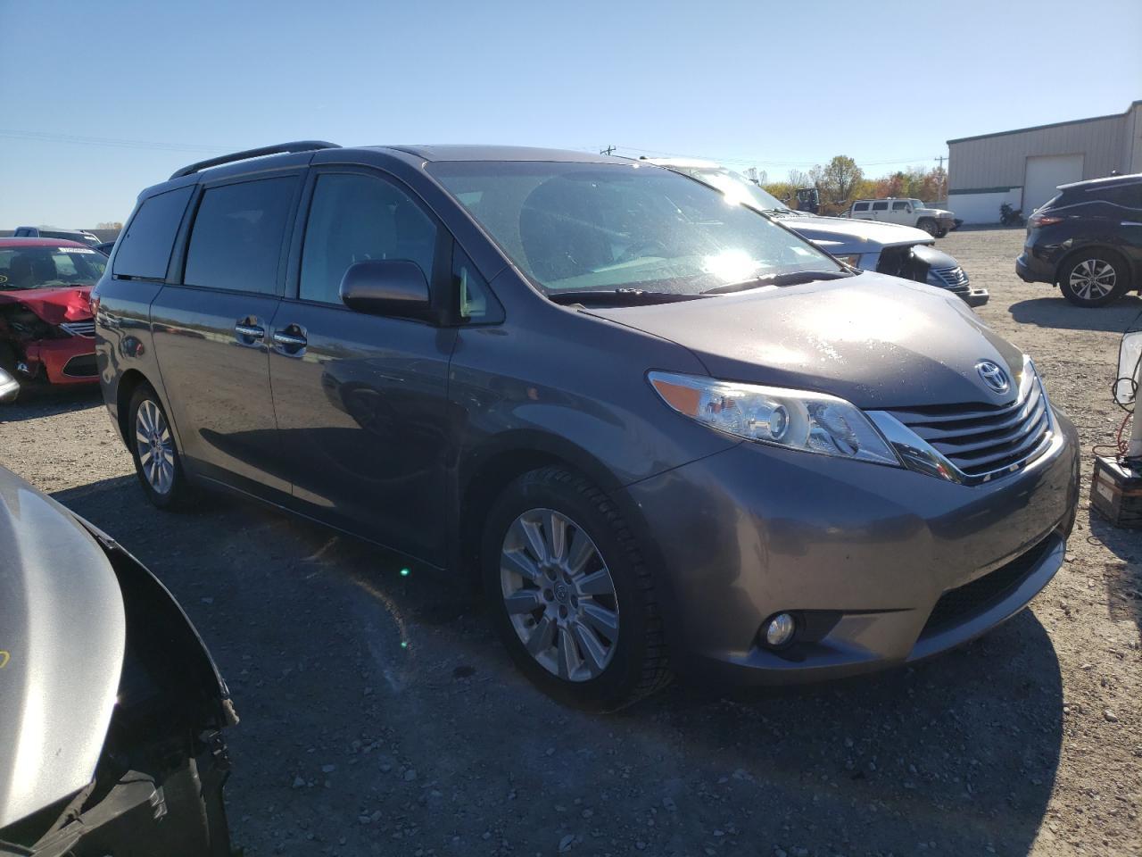 2015 TOYOTA SIENNA