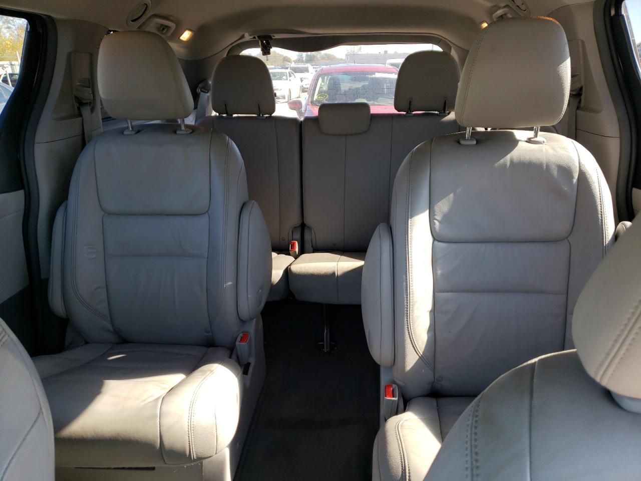 2015 TOYOTA SIENNA