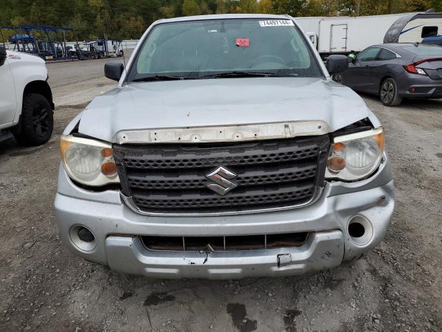 Suzuki Equator 2012 