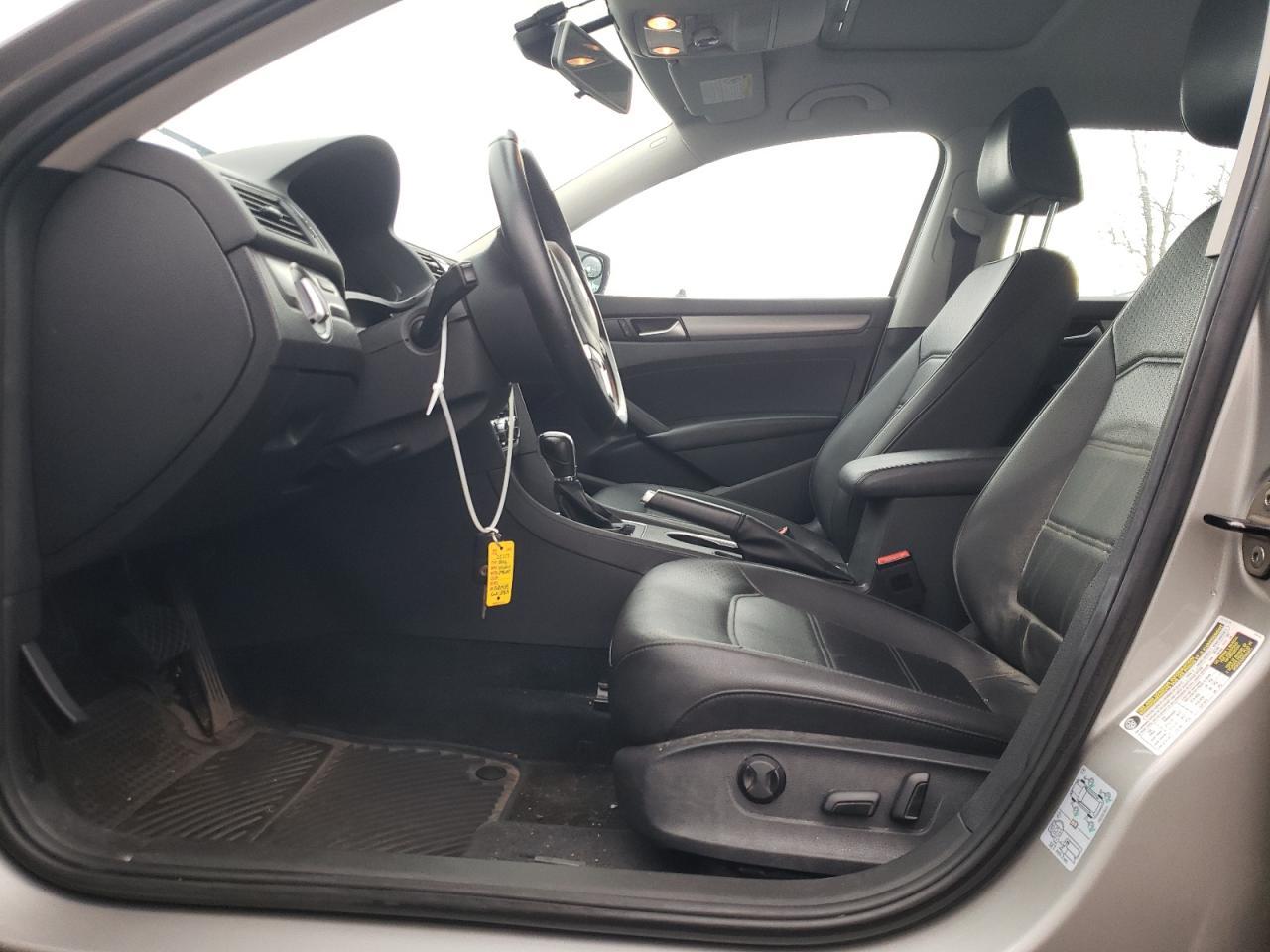 2014 VOLKSWAGEN Passat