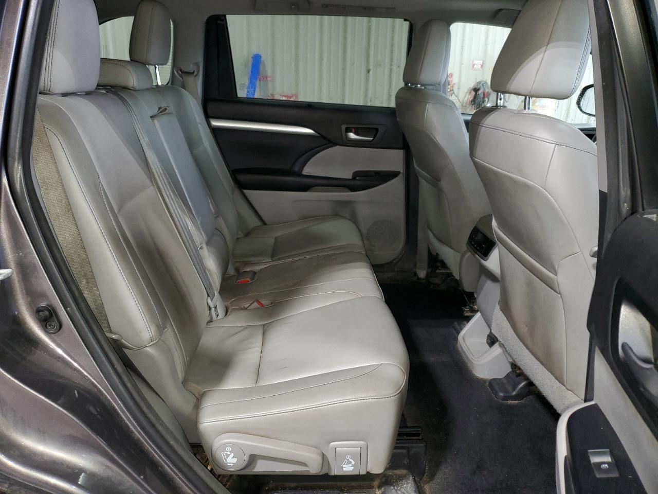 2015 TOYOTA HIGHLANDER