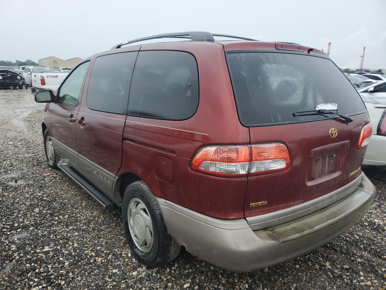 2002 TOYOTA SIENNA