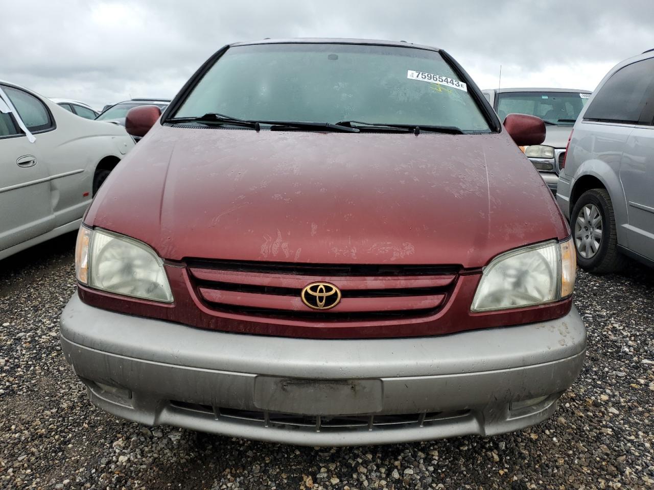2002 TOYOTA SIENNA