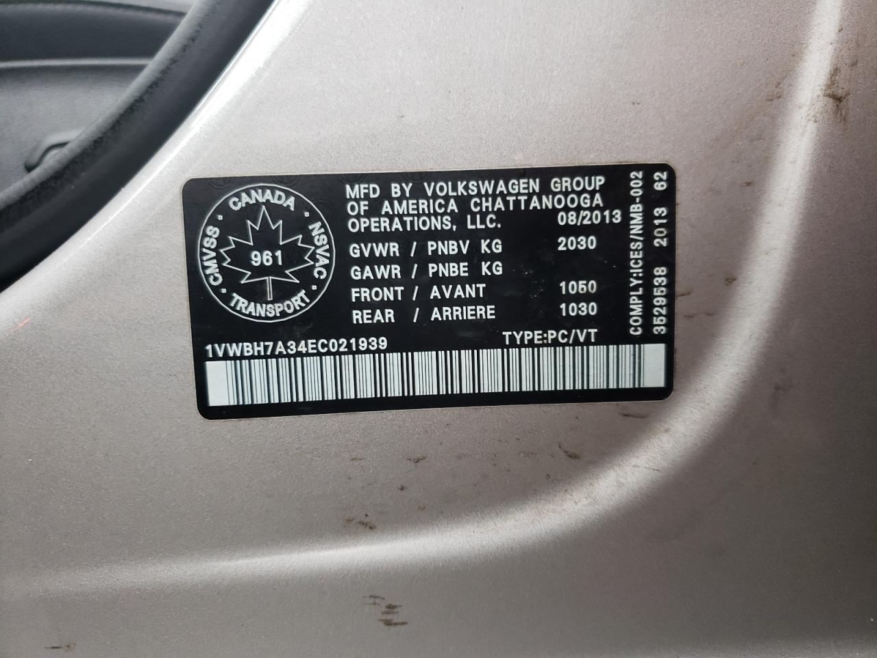 2014 VOLKSWAGEN Passat