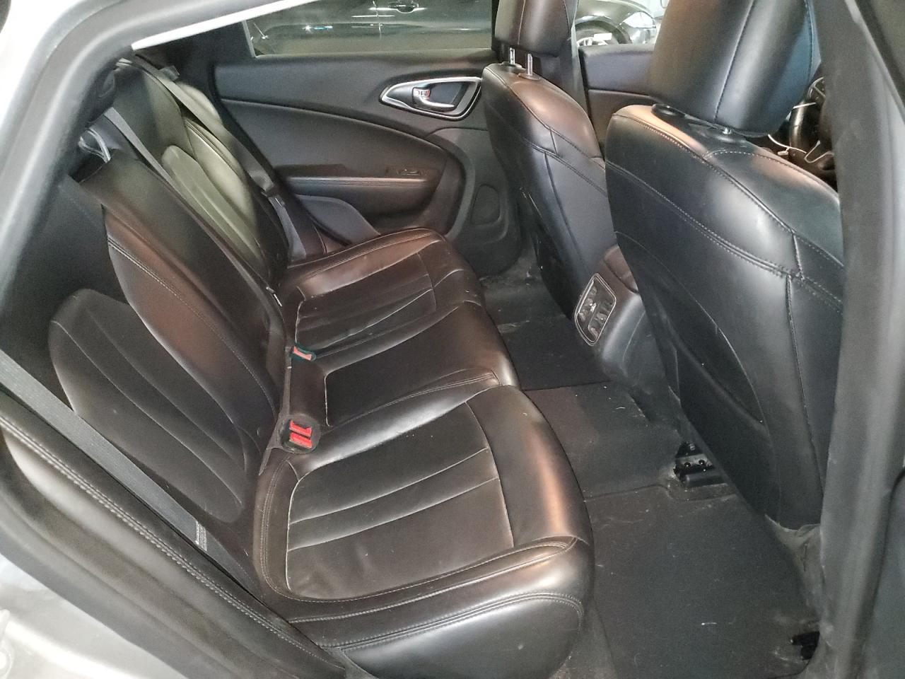 2016 CHRYSLER 200