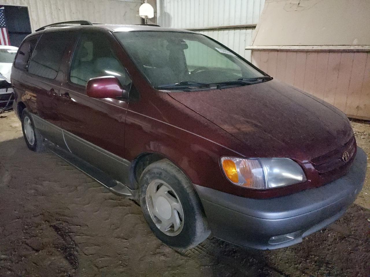 2002 TOYOTA SIENNA