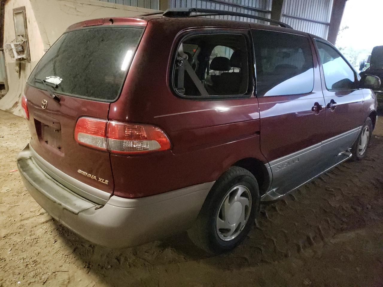 2002 TOYOTA SIENNA