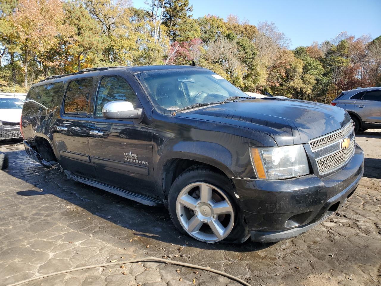 2014 CHEVROLET Suburban