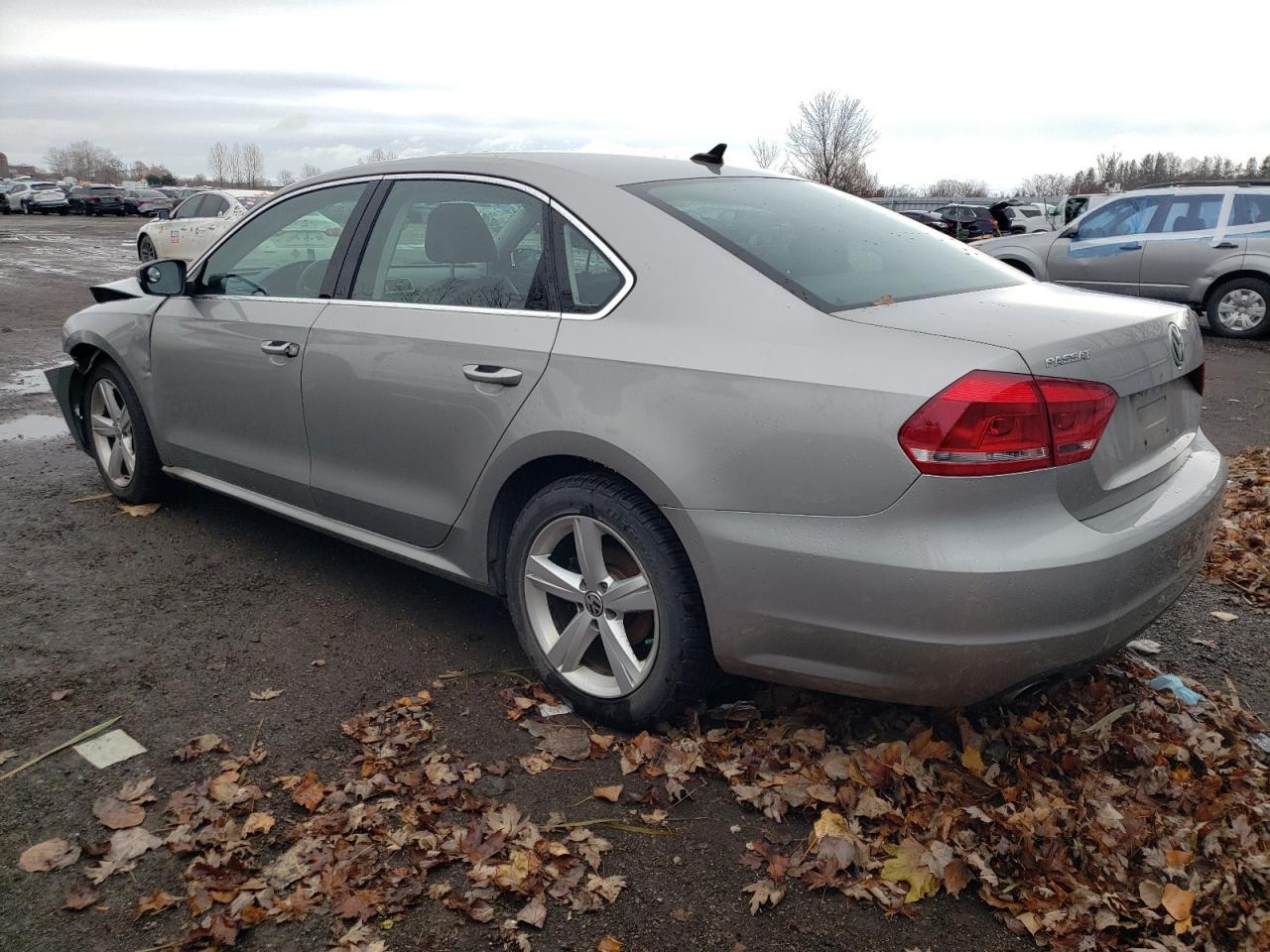 2014 VOLKSWAGEN Passat