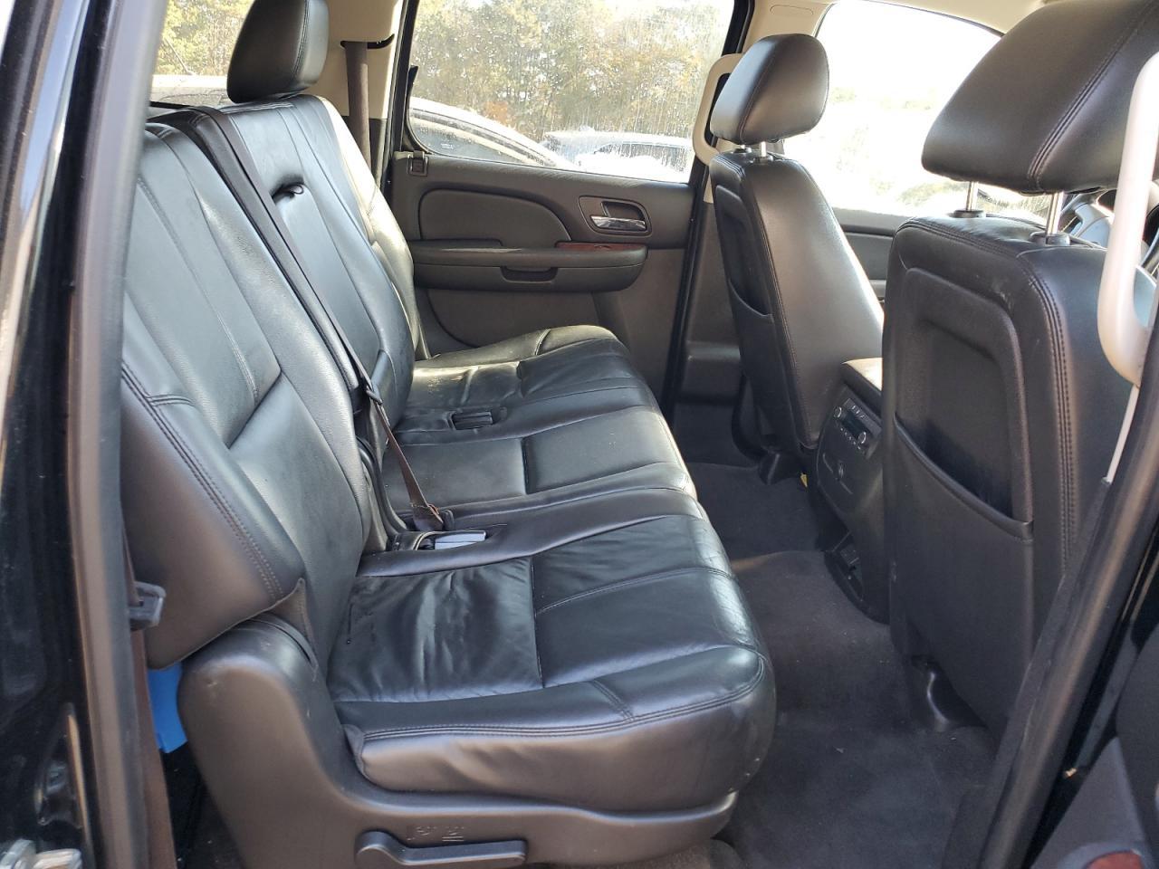 2014 CHEVROLET Suburban