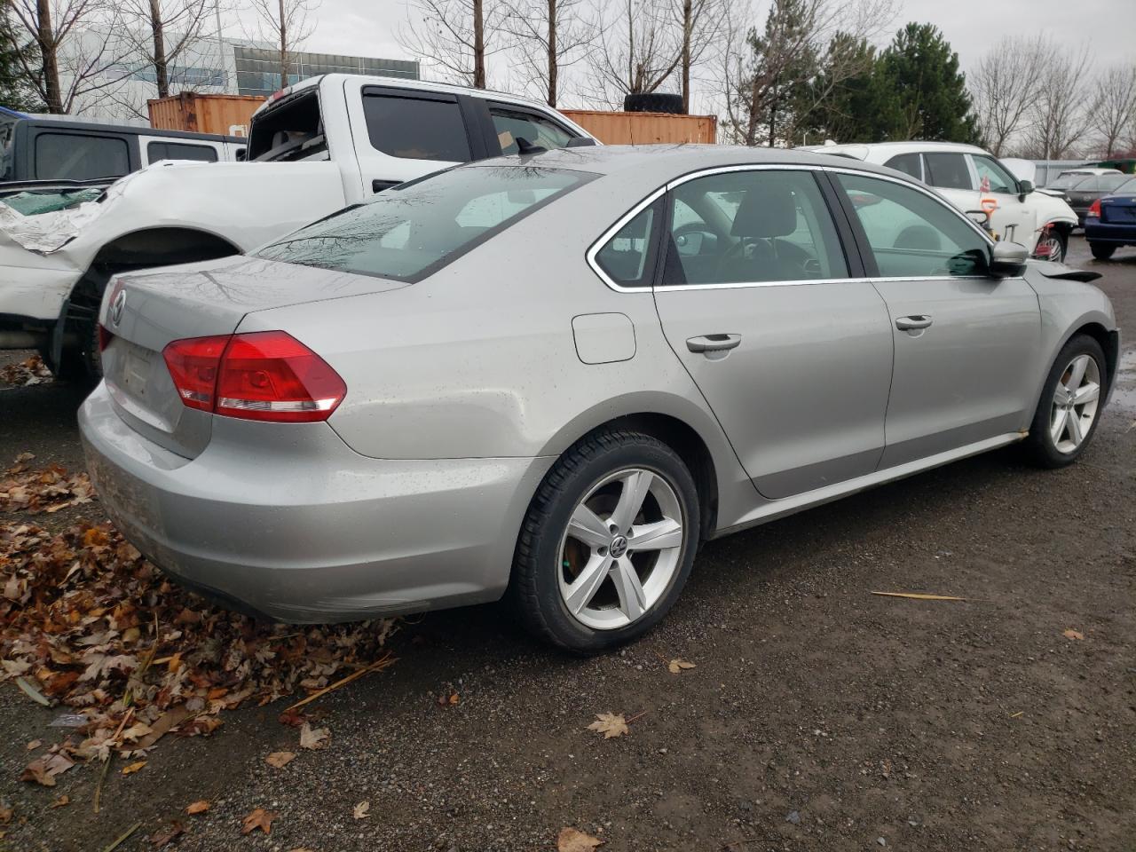 2014 VOLKSWAGEN Passat