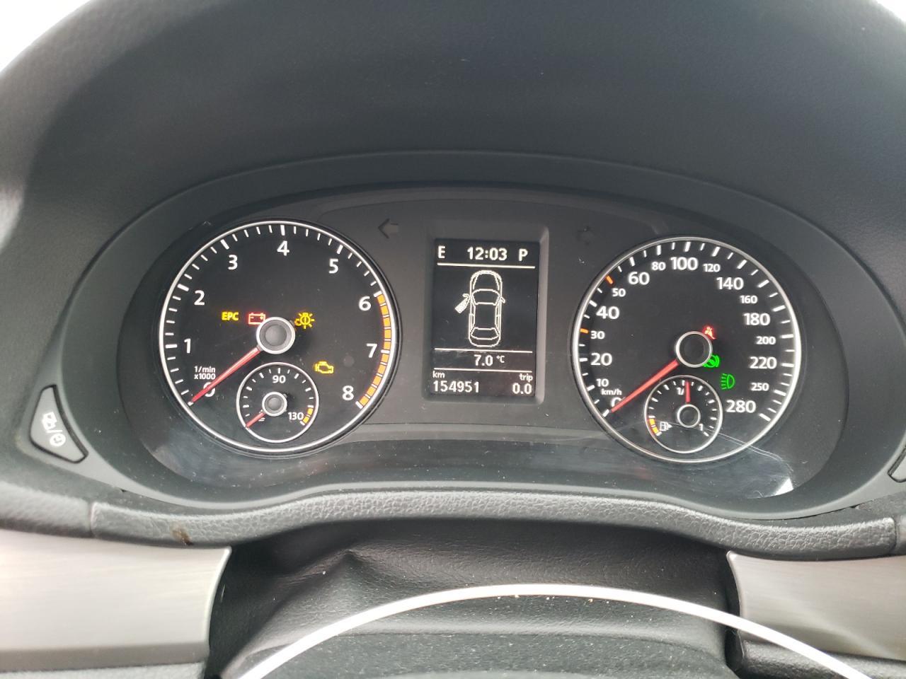 2014 VOLKSWAGEN Passat