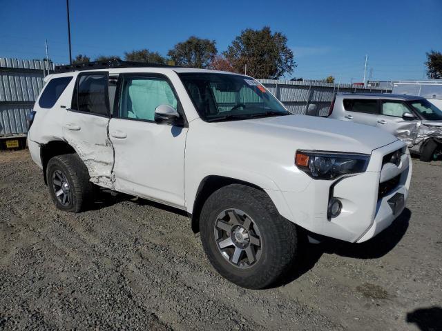 Toyota 4-Runner 2018 Base Grade