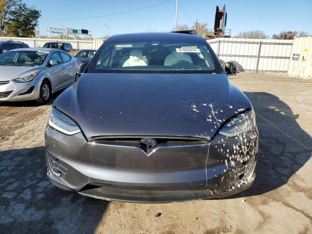 Tesla Model X 2021 