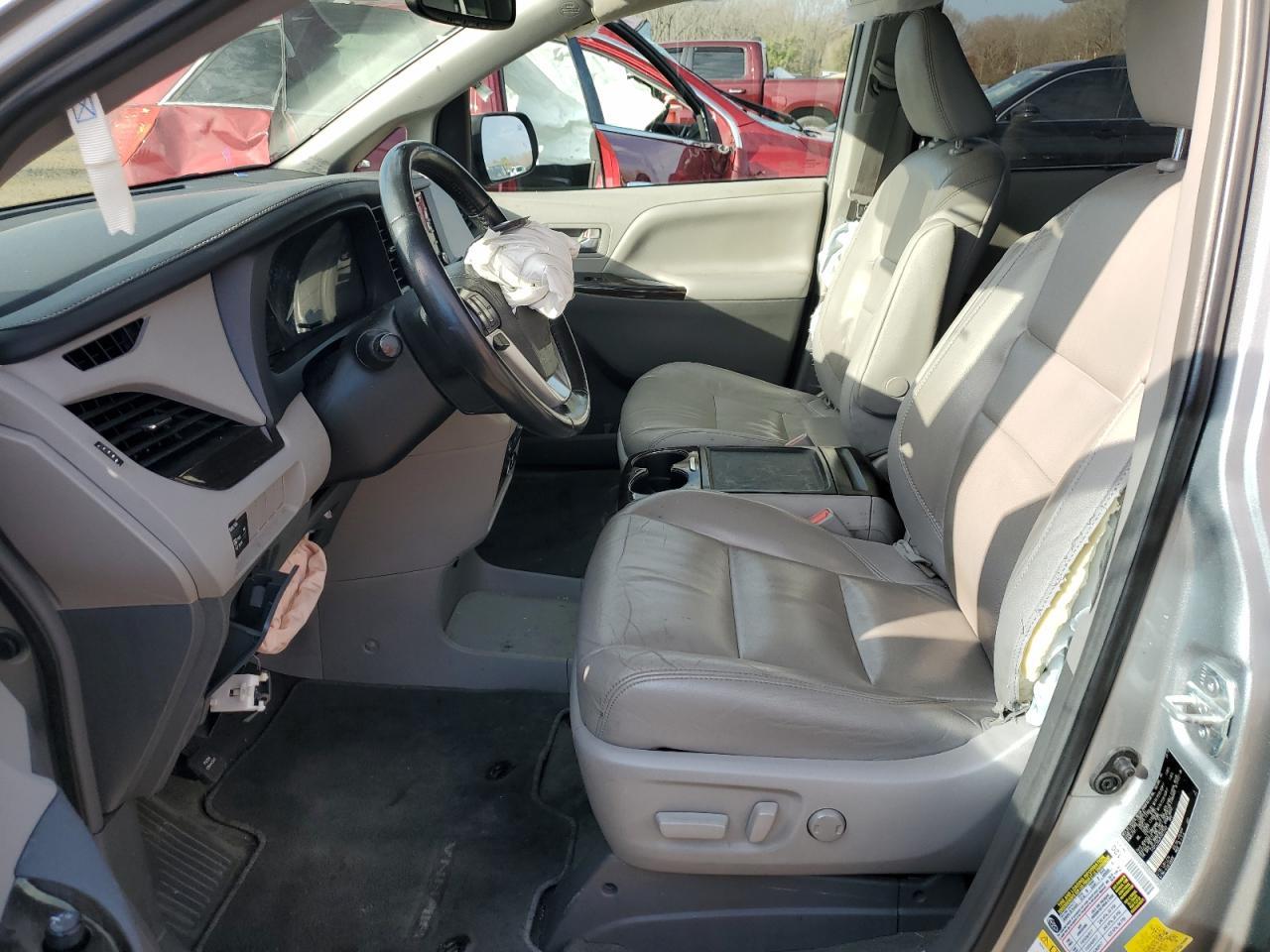 2019 TOYOTA SIENNA