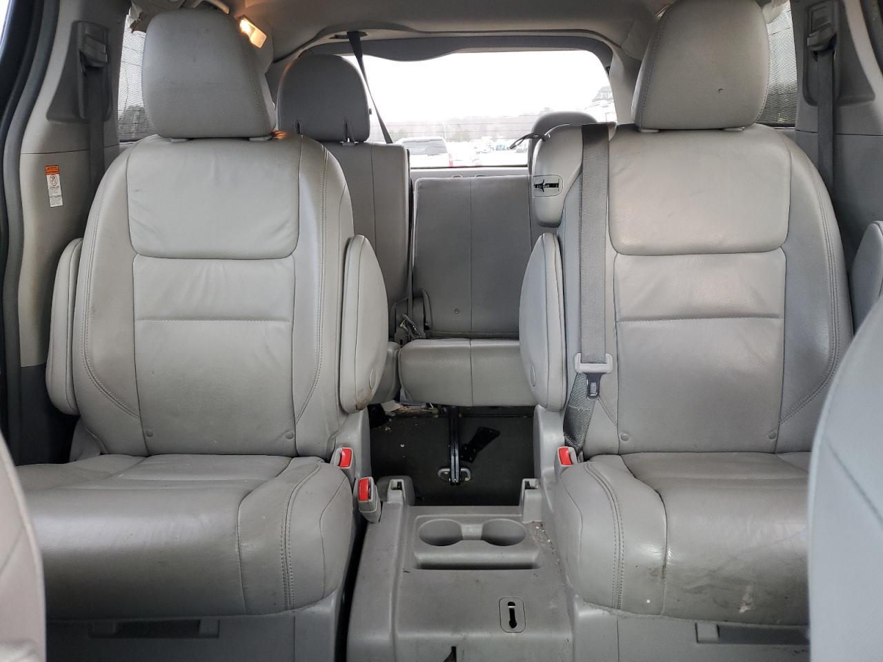 2019 TOYOTA SIENNA