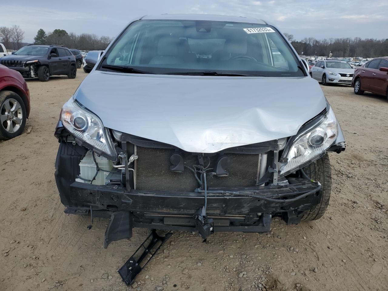 2019 TOYOTA SIENNA