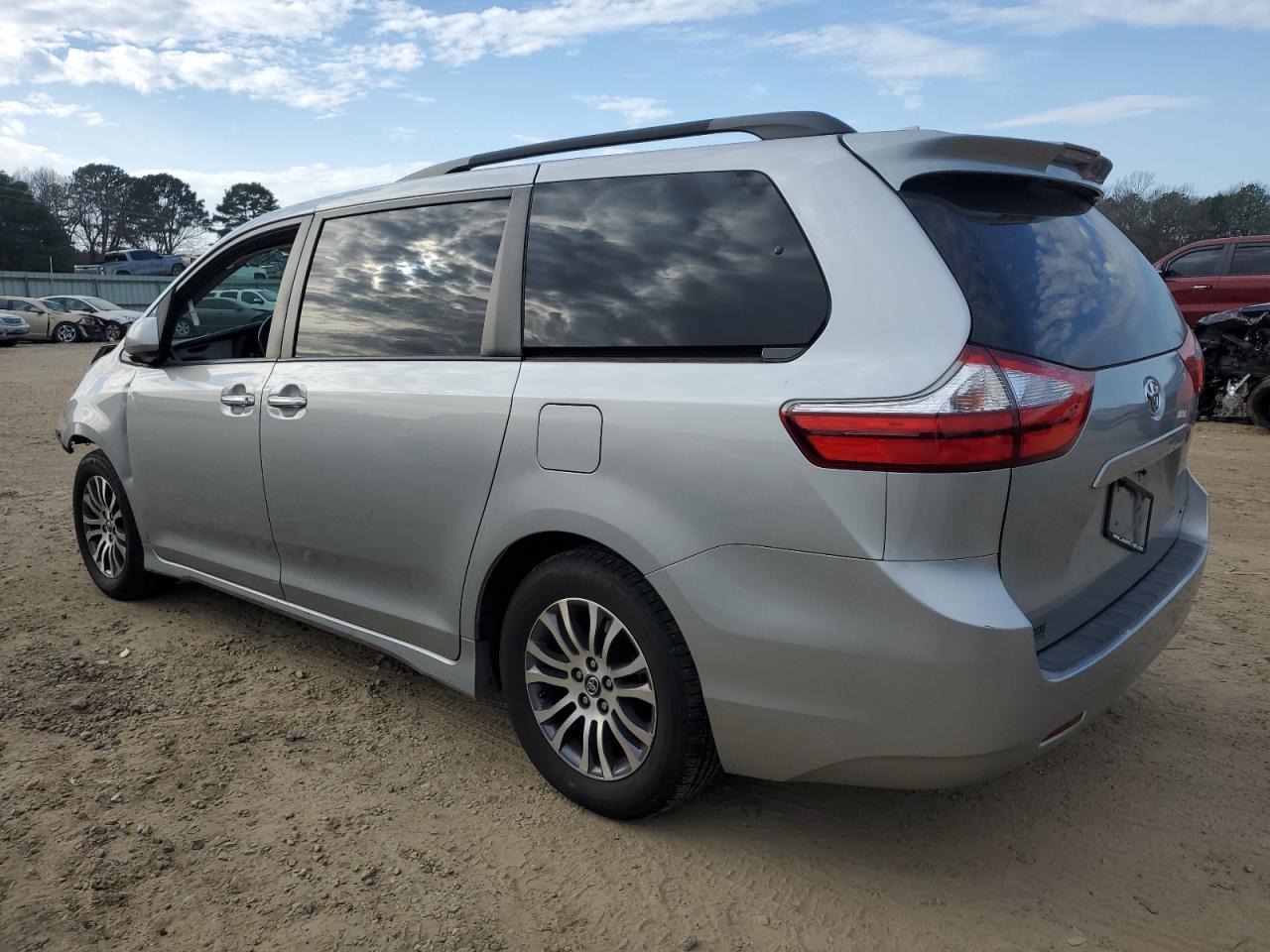 2019 TOYOTA SIENNA