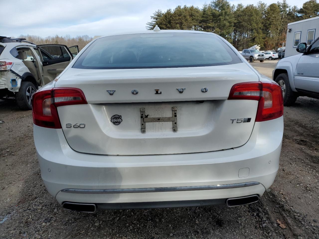 2018 VOLVO S60