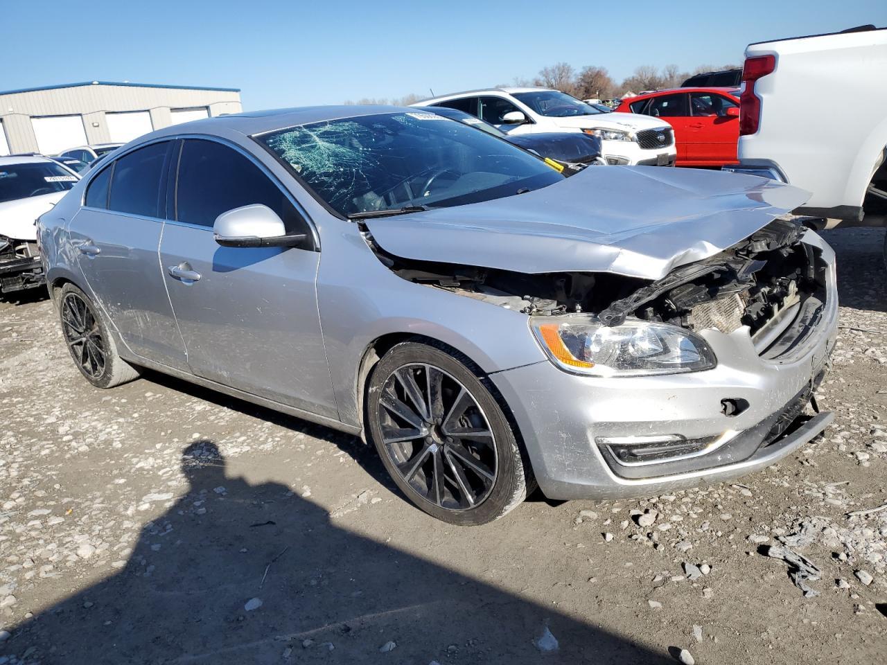 2016 VOLVO S60