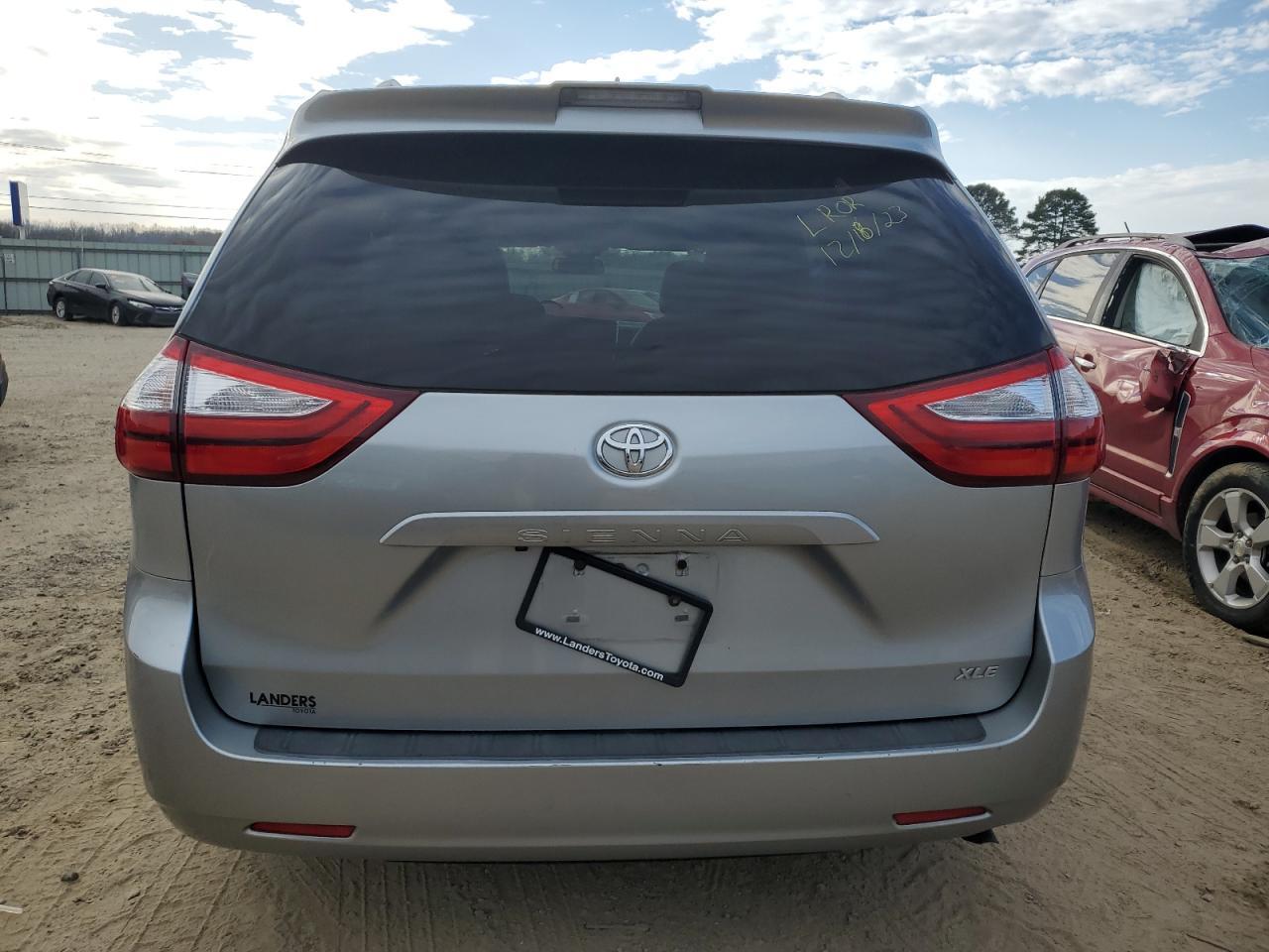 2019 TOYOTA SIENNA