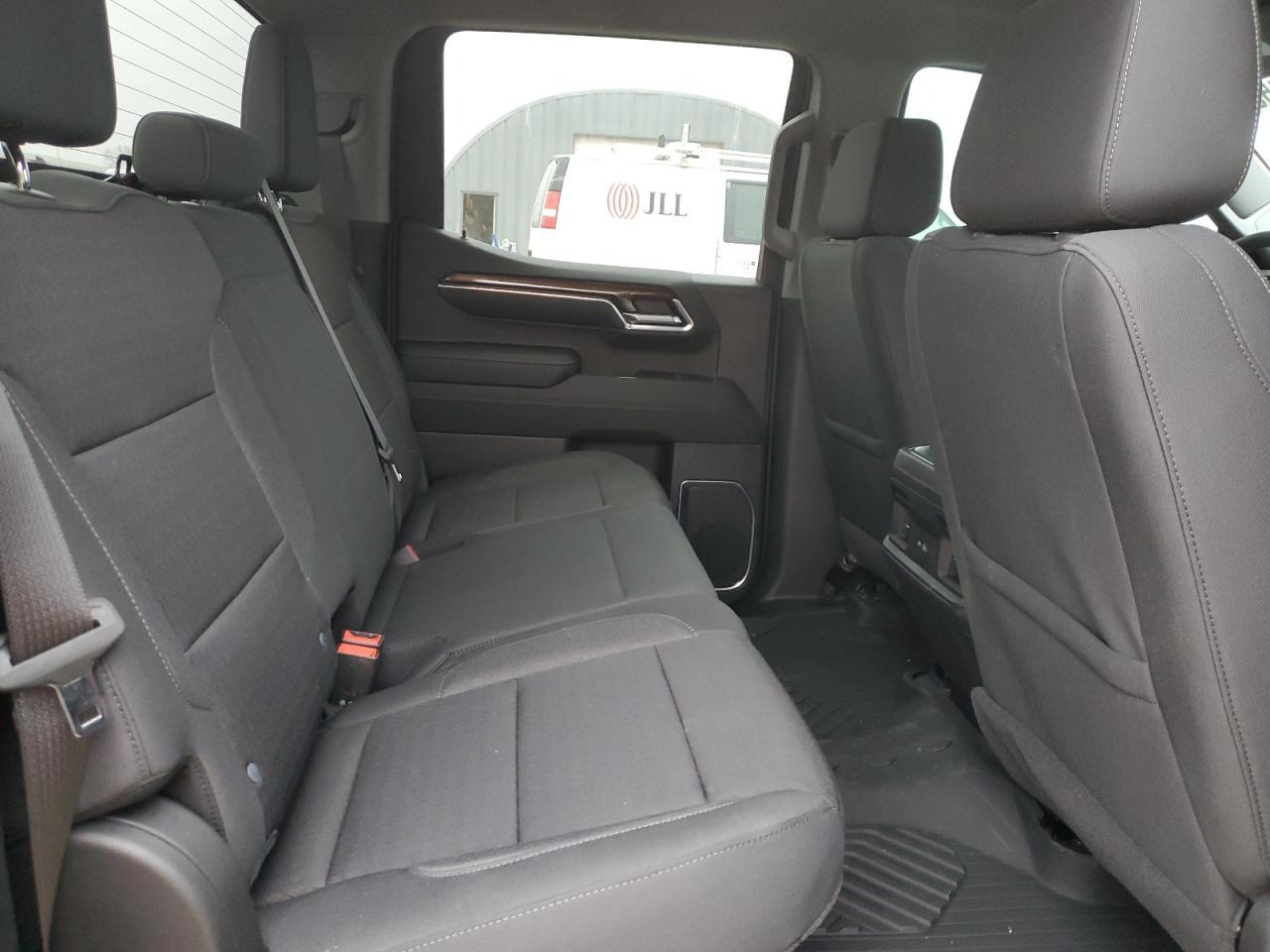 2023 CHEVROLET Silverado